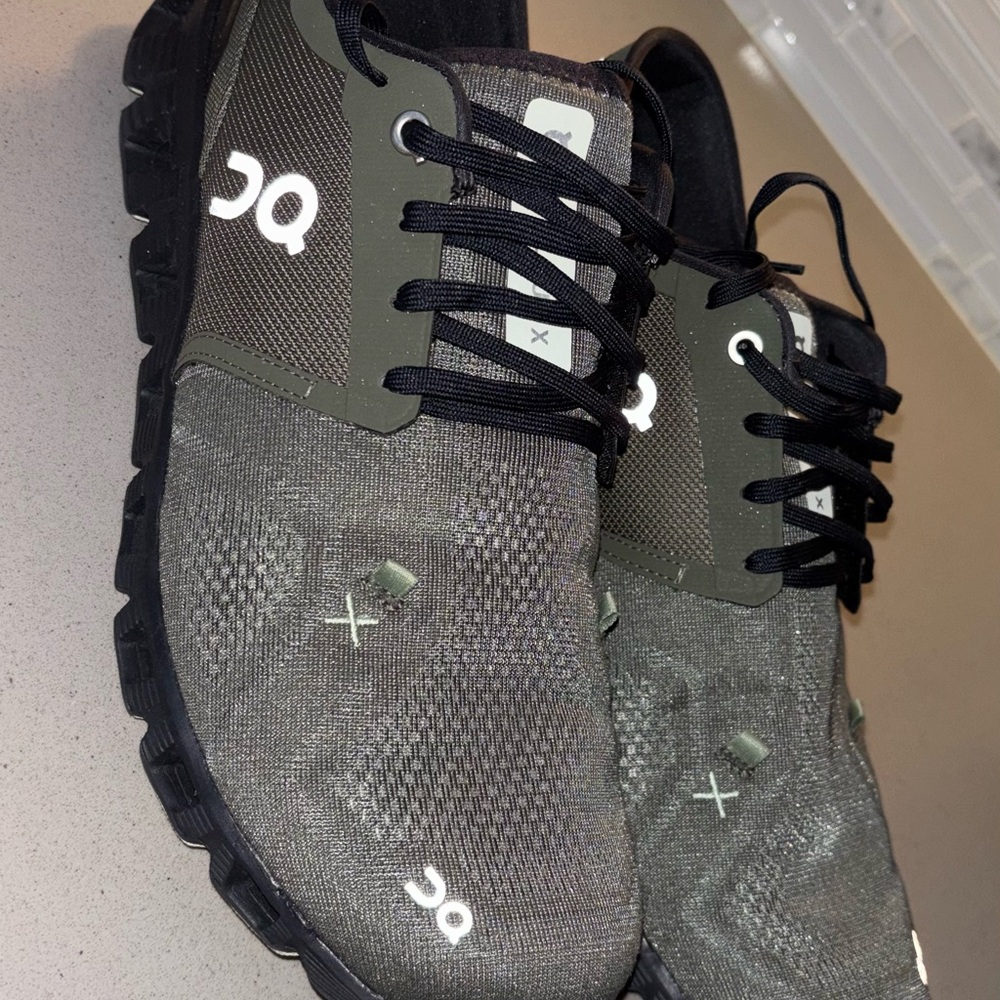 On Cloud Running X3 Mens Running Shoes